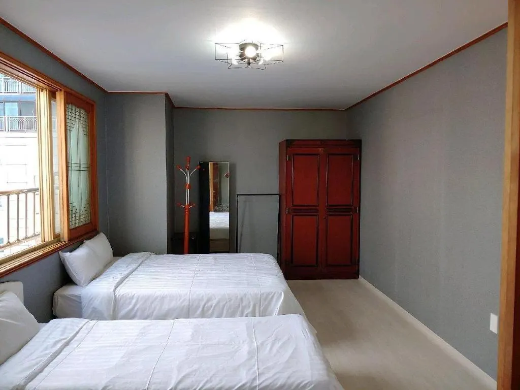 Emerald Ace Hotel Τζέτζου Νότια Κορέα