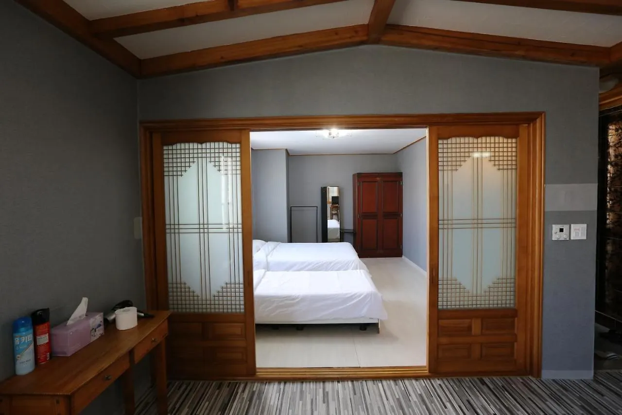 Emerald Ace Hotel Jeju 3*,  South Korea